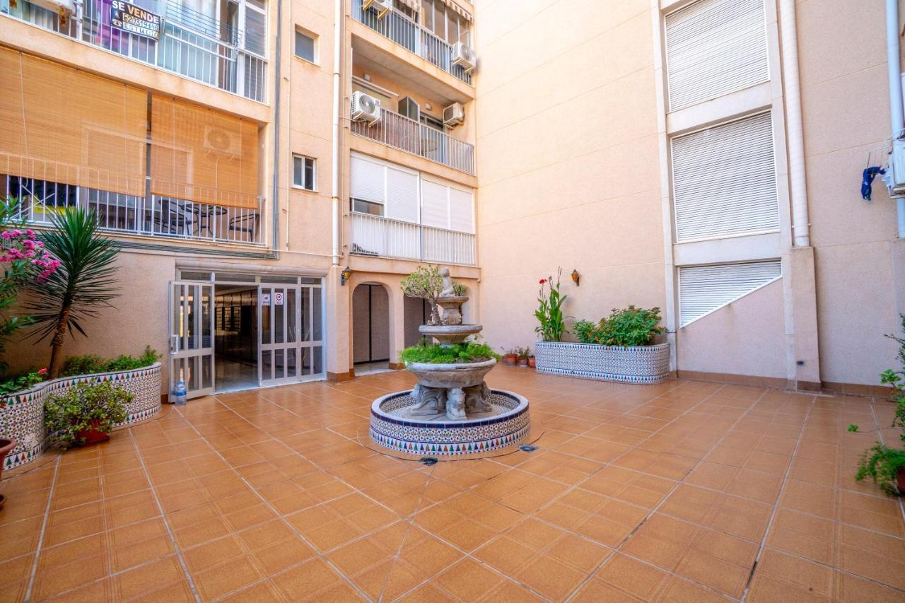 Amarillo Soleado Apartamento Torrevieja Exterior foto